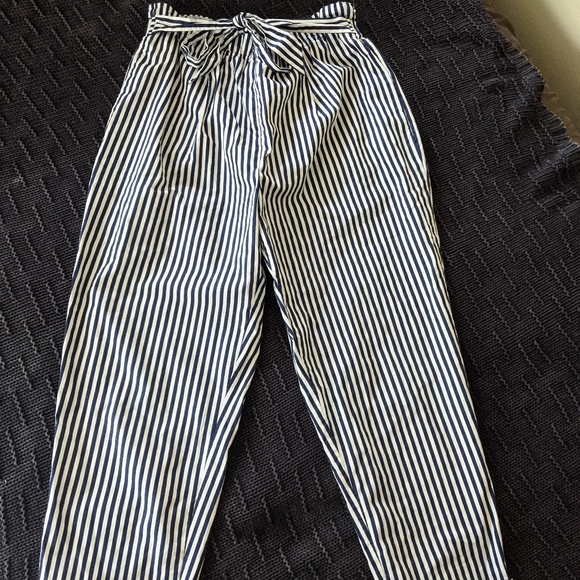 Zara Pants - ZARA crop cotton pants